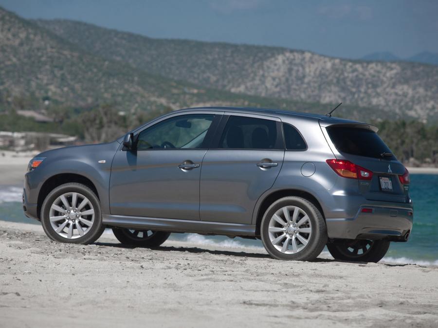  Mitsubishi Outlander Sport 2010 года  (фото 5 из 26)